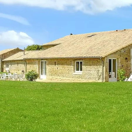 Holiday home Maison De Charme Avec Piscine Et Jardin A