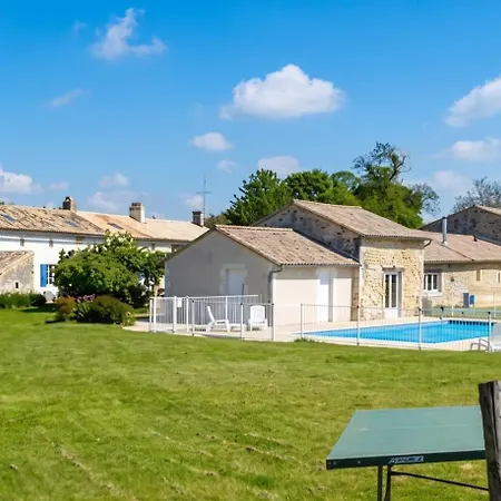 Maison De Charme Avec Piscine Et Jardin à Saint-vincent-la-châtre Saint-Vincent-la-Châtre