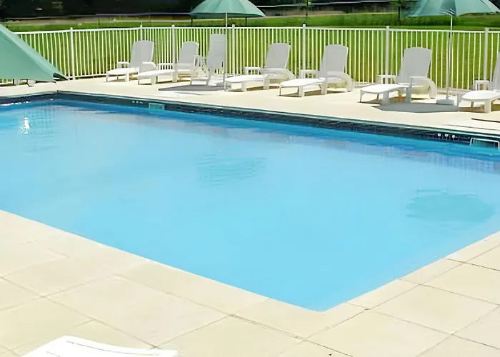 Maison De Charme Avec Piscine Et Jardin A 펜션