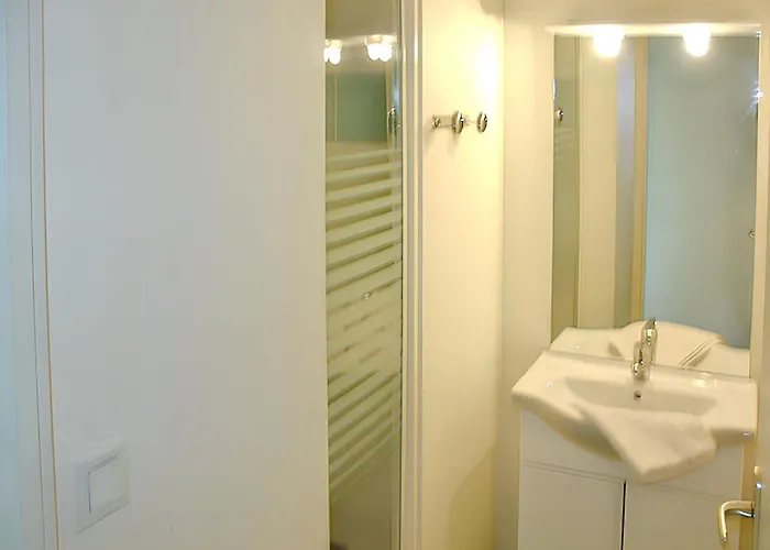 Maison De Charme Avec Piscine Et Jardin A 펜션 *